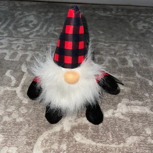 Holiday Dog Toy Gnome Buffalo Plaid Hat Plush Squeaky Chew Level 2 New - Picture 2 of 2